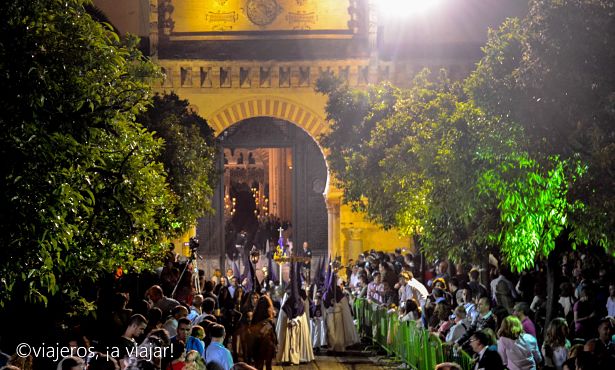 MIERCOLES. Entrando en la Mezquita