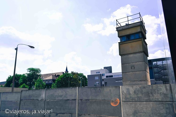3 visitas -torre vigilancia del muro de Berlin