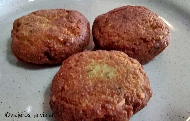 Falafel con salsa de yogurt, puro sabor a oriente 3 falafel-recien-frito