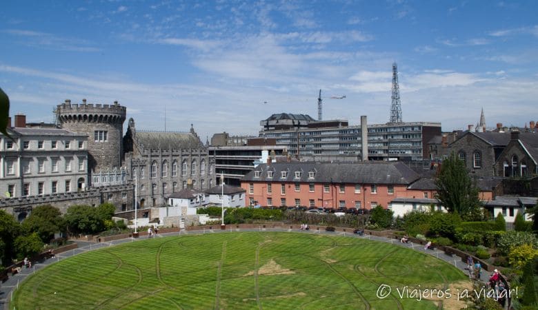Vistas del jardin del castillo Dublín