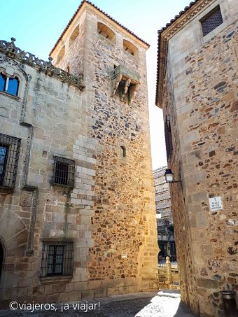 9 cosas que hacer en Cáceres en un día 2 Cáceres. Palacio de los Golfines de abajo