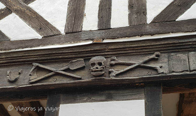 detalle del cementerio de galerias
