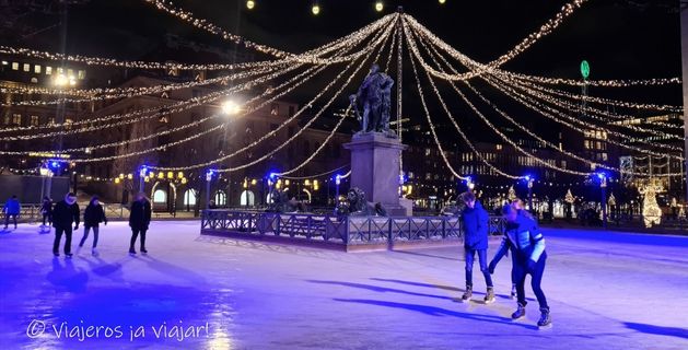 Mercados y Luces de Navidad de Estocolmo, Suecia Mercados navideños y luces en Kungsträdgården, Estocolmo