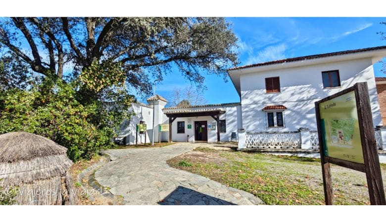 Sendero de los Castañares en Sierra Morena de Sevilla 9 Centro visitantes El Robledo Castañares
