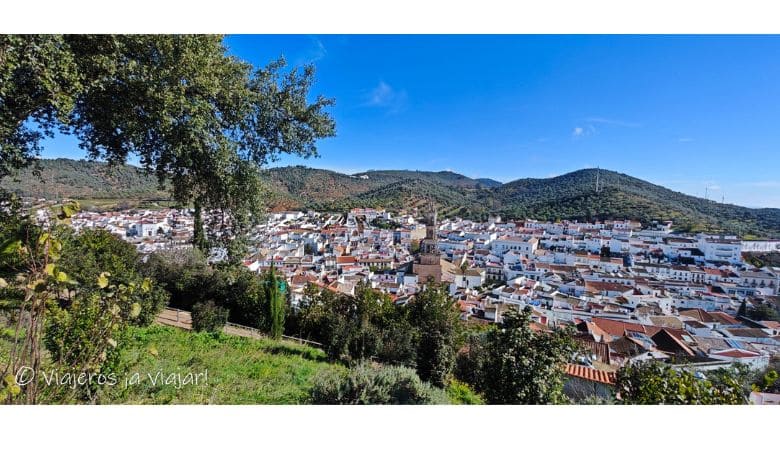 Sendero de los Castañares en Sierra Morena de Sevilla 3 Vistas de Constantina