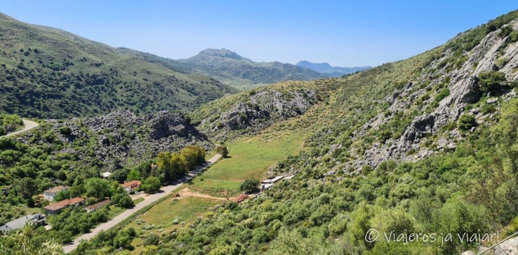 Cueva de la Pileta con niños: naturaleza y arte rupestre en Málaga