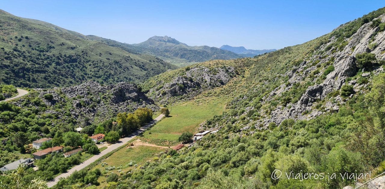 Cueva de la Pileta con niños: naturaleza y arte rupestre en Málaga