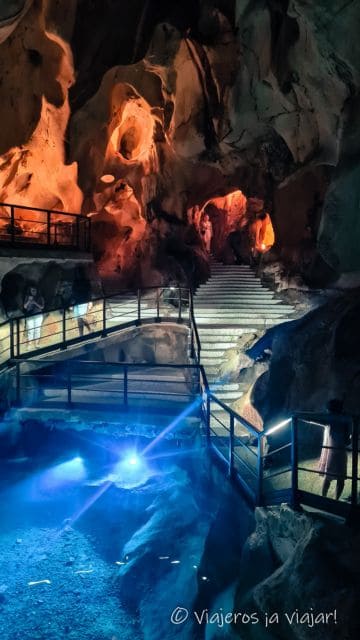 Visita a la Cueva del Tesoro con niños en Rincón de la Victoria