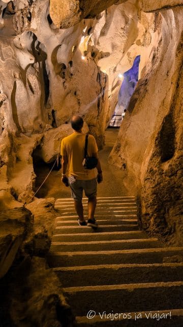 Visita a la Cueva del Tesoro con niños en Rincón de la Victoria