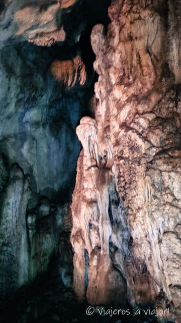 Cueva de la Pileta con niños: naturaleza y arte rupestre en Málaga