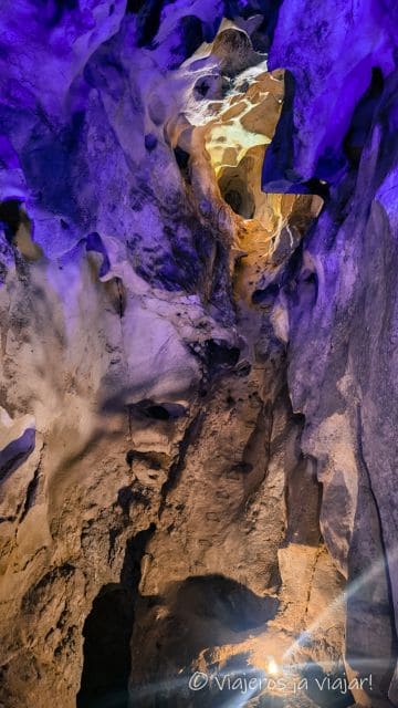 Visita a la Cueva del Tesoro con niños en Rincón de la Victoria