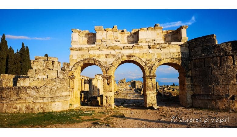Pamukkale: travertinos, historia y excursiones imprescindibles en Turquía