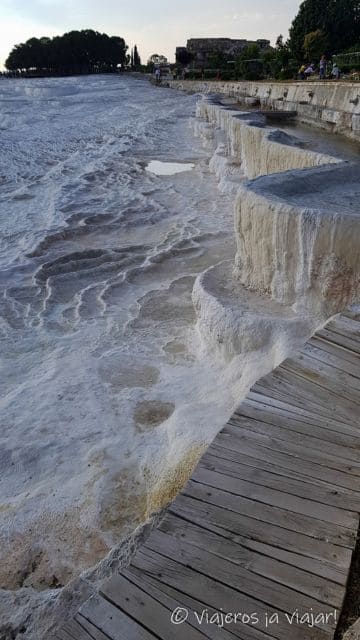 Pamukkale: travertinos, historia y excursiones imprescindibles en Turquía