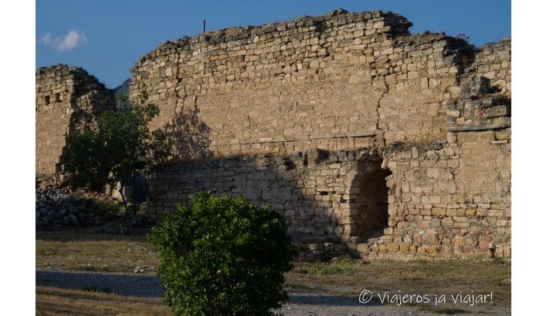 Pamukkale: travertinos, historia y excursiones imprescindibles en Turquía